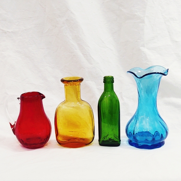 Vintage Lot of 4 Collectible Art Glass Pitcher, Bottles & Vase - Picture 6 of 6